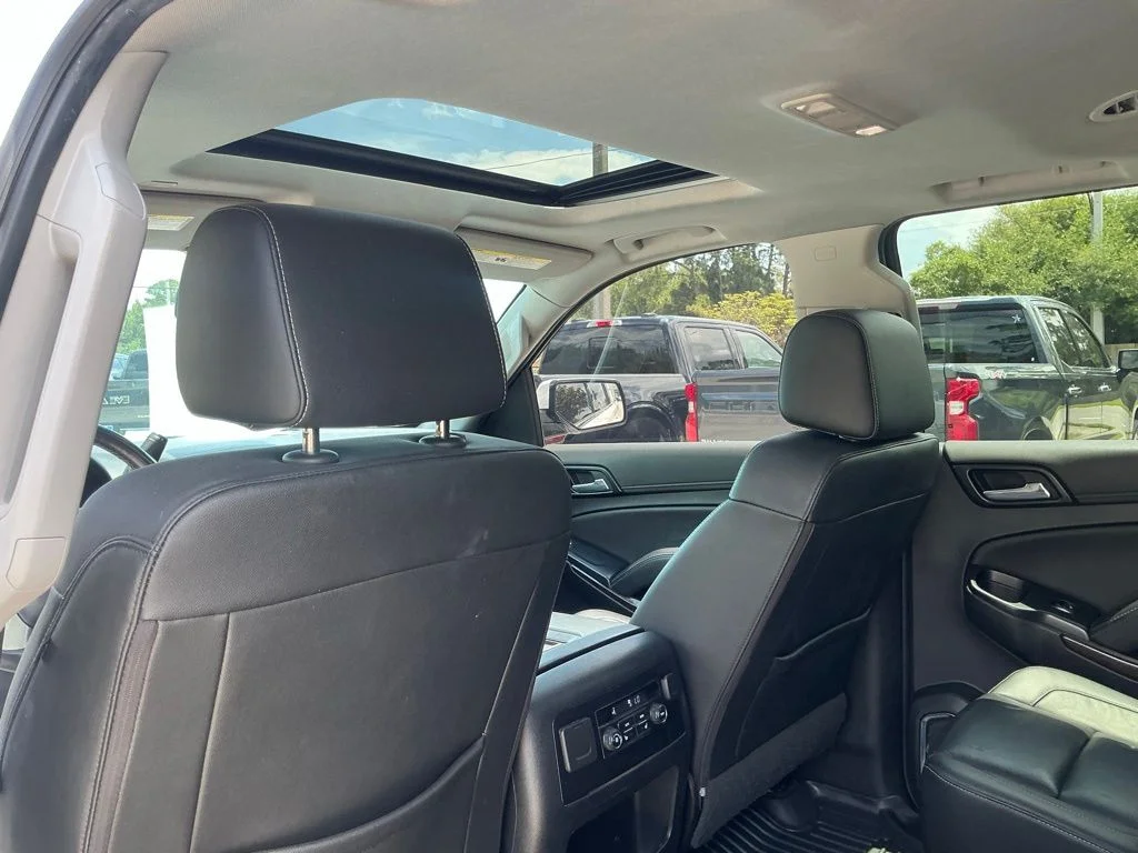 Used 2020 White GMC SLT image 35