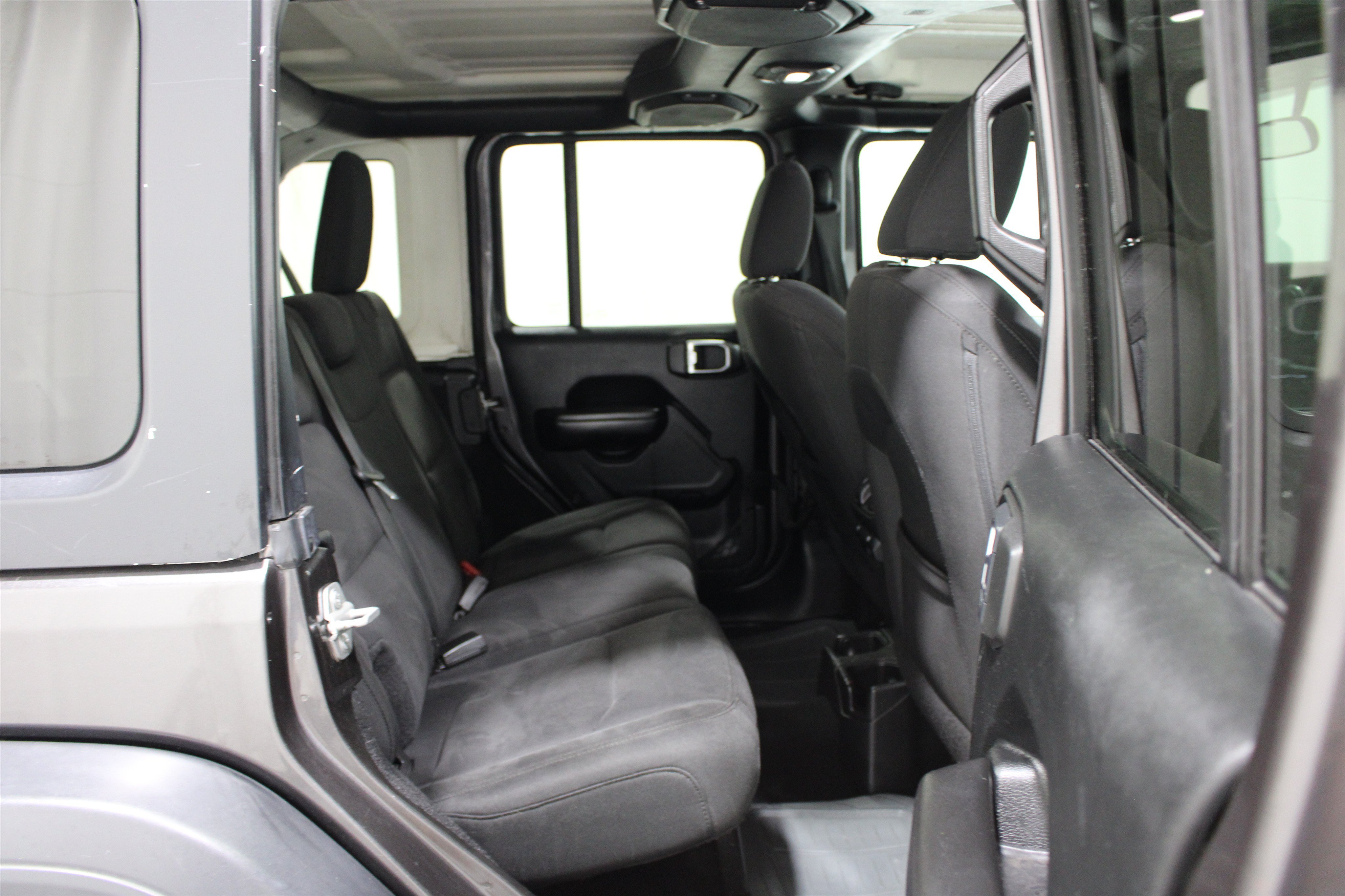 Used 2018 Granite Crystal Metallic Clearcoat Jeep Sport S image 23