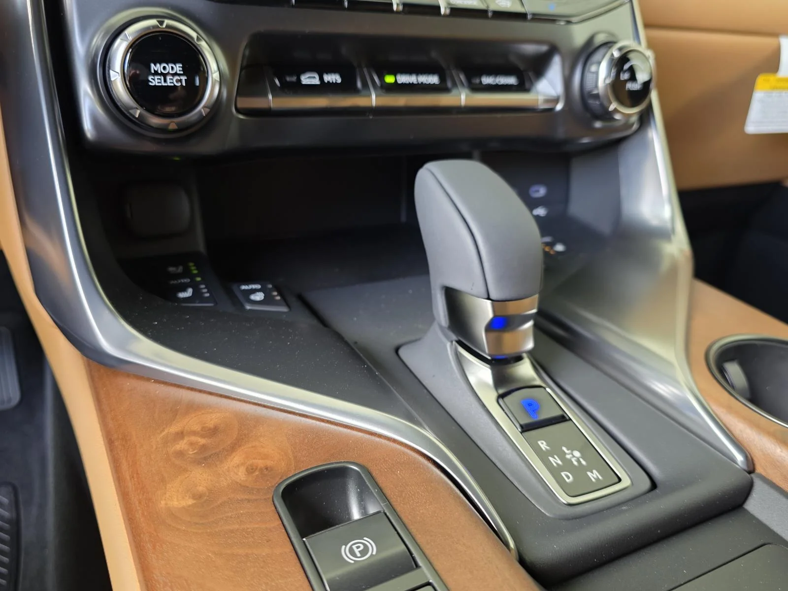 2026 Lexus LX 700h Luxury - Photo 30