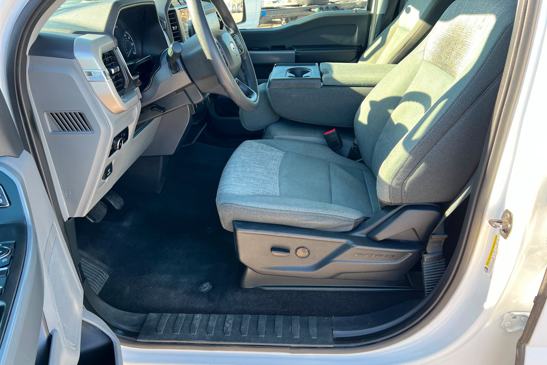 2023 Ford F-150 XLT - Photo 18