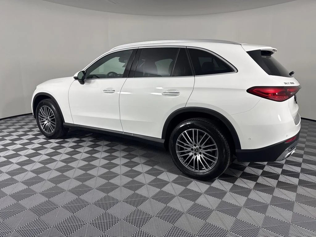 New 2026 White Mercedes-Benz GLC 300 image 12