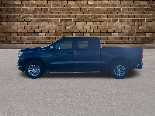 2022 Chevrolet Silverado 1500 LT photo 2