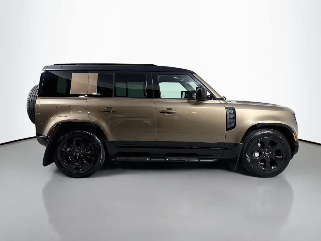 Certified Used 2025 Carpathian Grey Prem Met Land Rover X-Dynamic SE image 4
