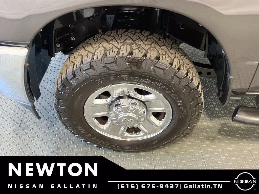 Used 2020 Crystal Metallic Ram Tradesman image 43