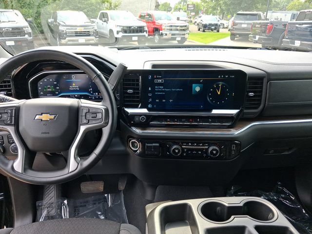 Used 2024 Black Chevrolet LT image 17