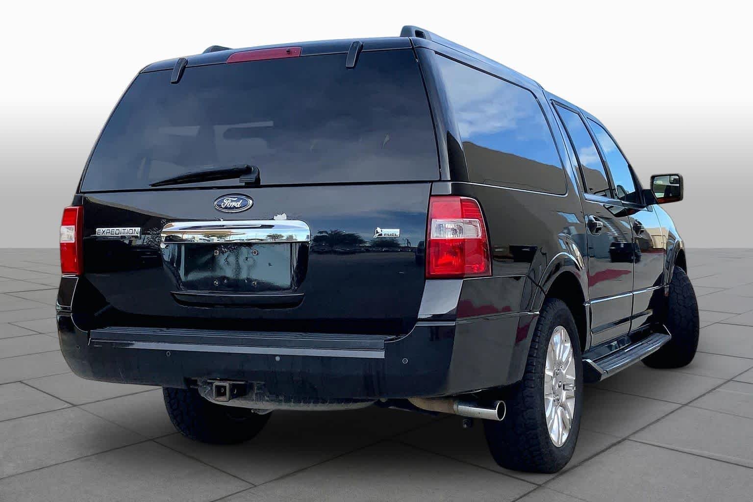 Used 2013 Tuxedo Black Metallic Ford Limited image 12