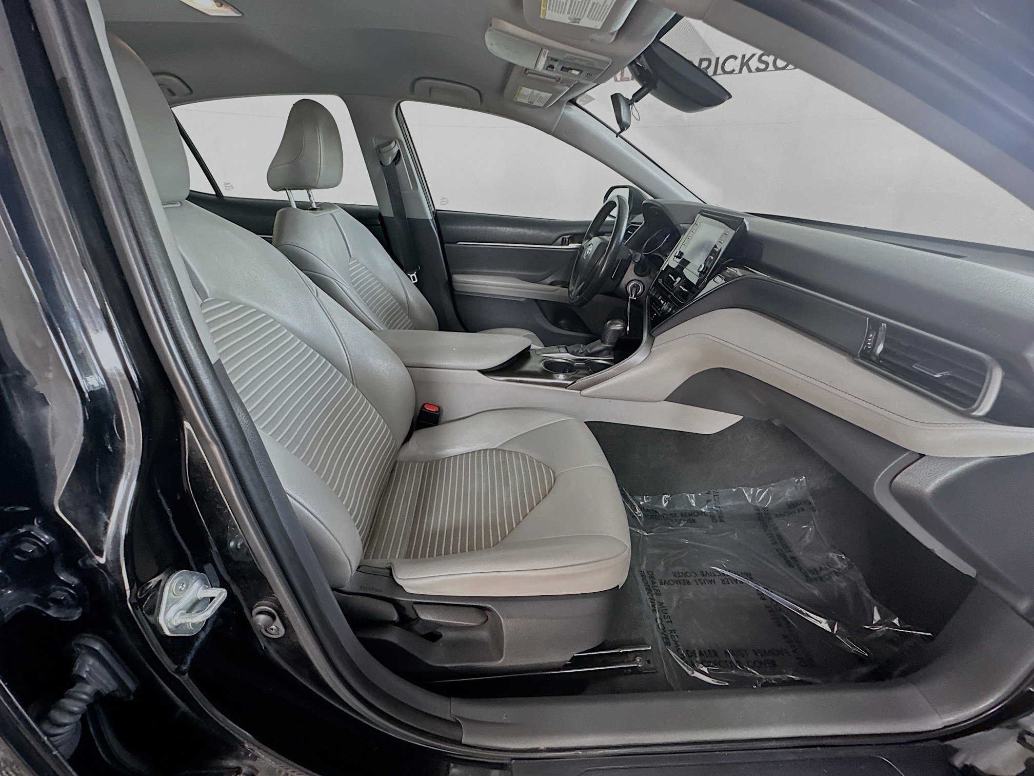 Used 2022 Midnight Black Metallic Toyota SE image 21