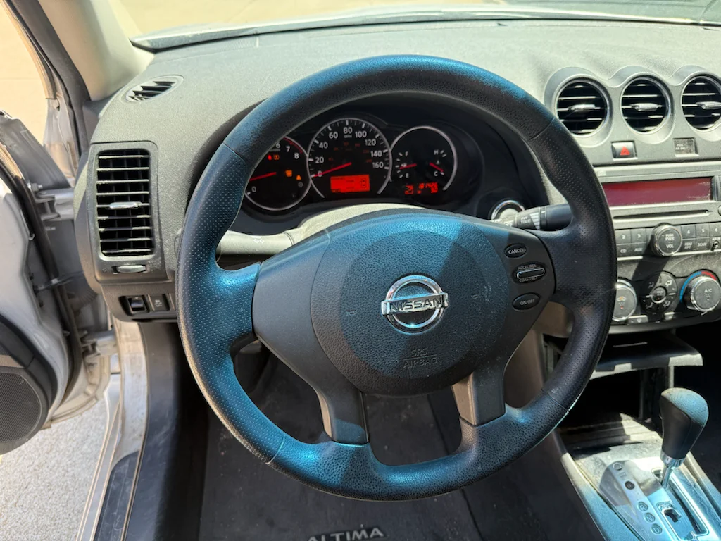 Used 2011  Nissan 2.5 S image 14