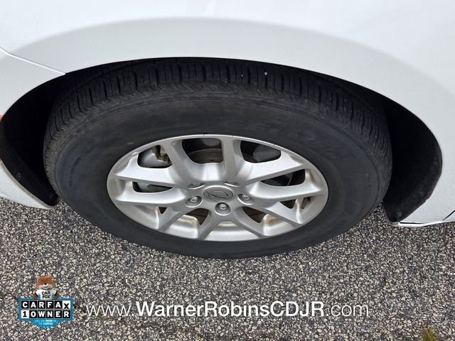 Used 2023 White Chrysler Touring L image 19