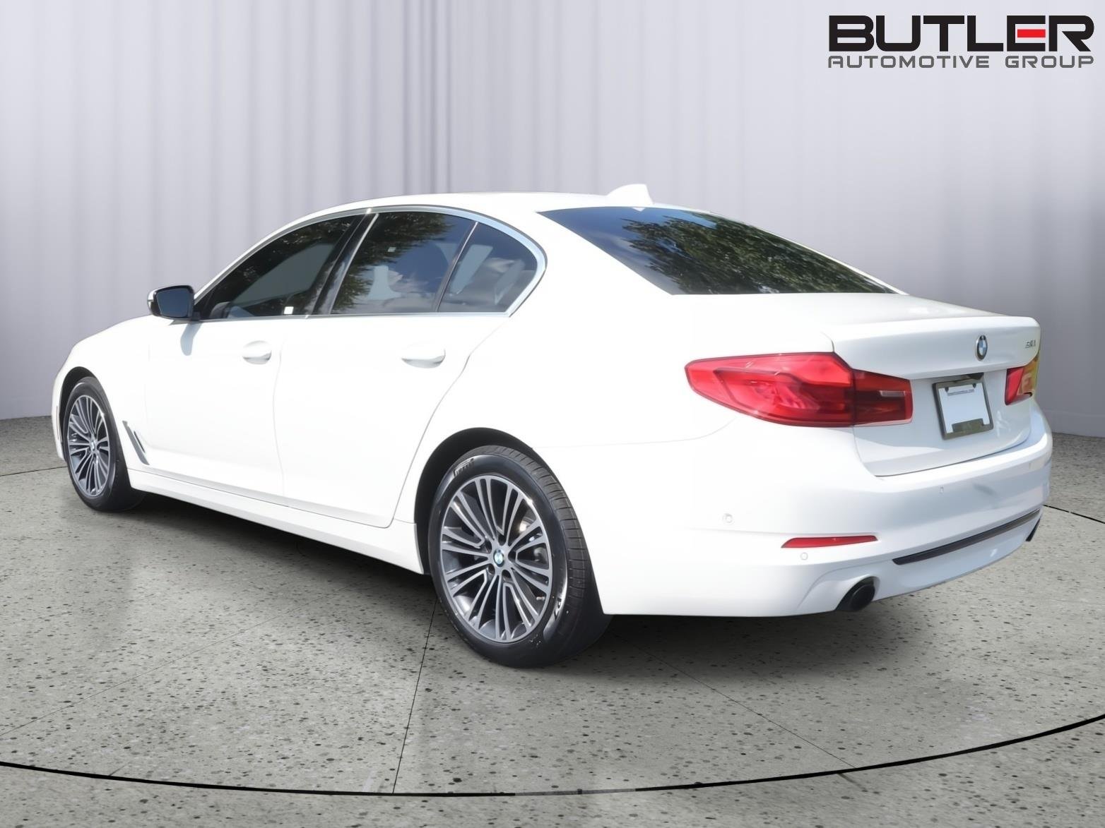 Used 2020 Alpine White BMW 530i image 4