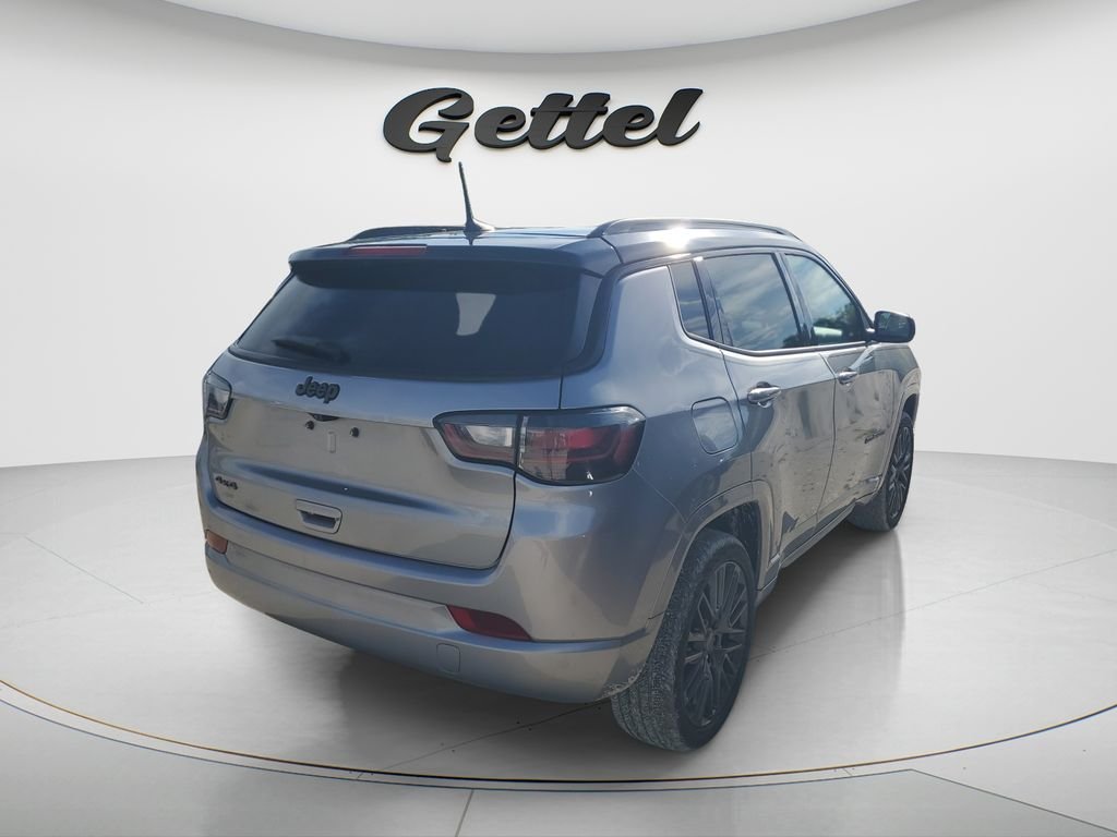 Used 2023 Silver Jeep Limited image 4