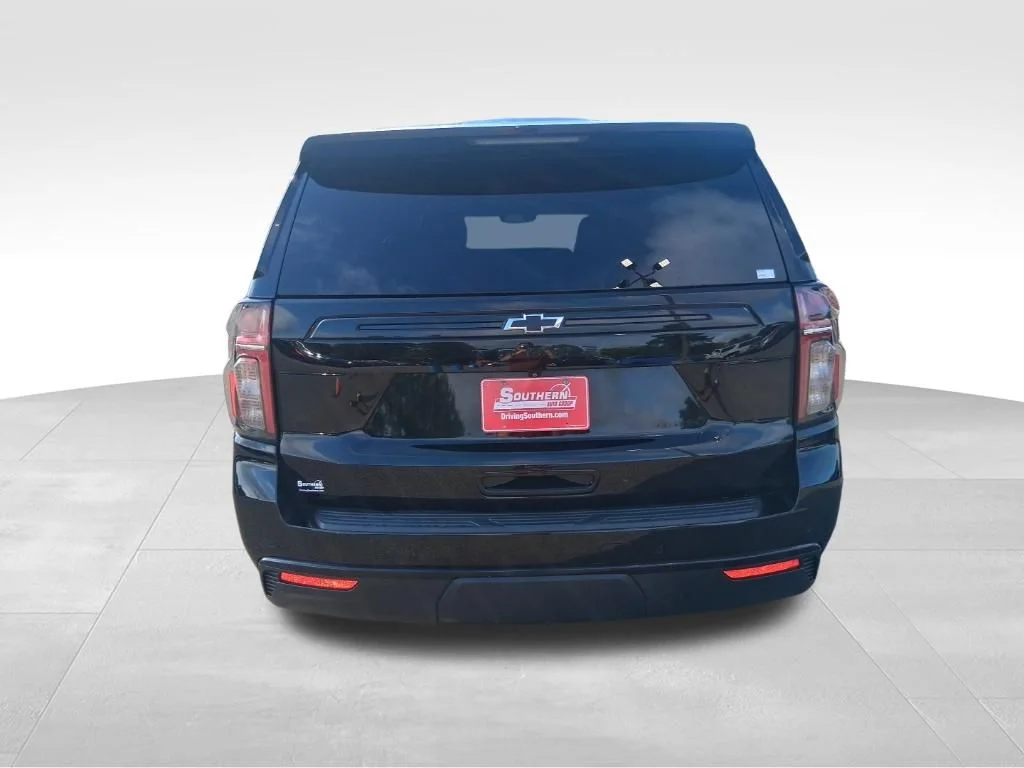 Used 2023 Black Chevrolet Z71 image 5