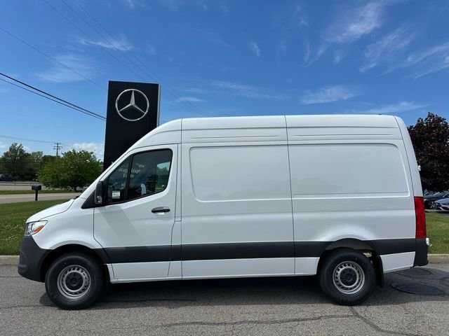 New 2026 Arctic White Mercedes-Benz Cargo 144 WB image 2