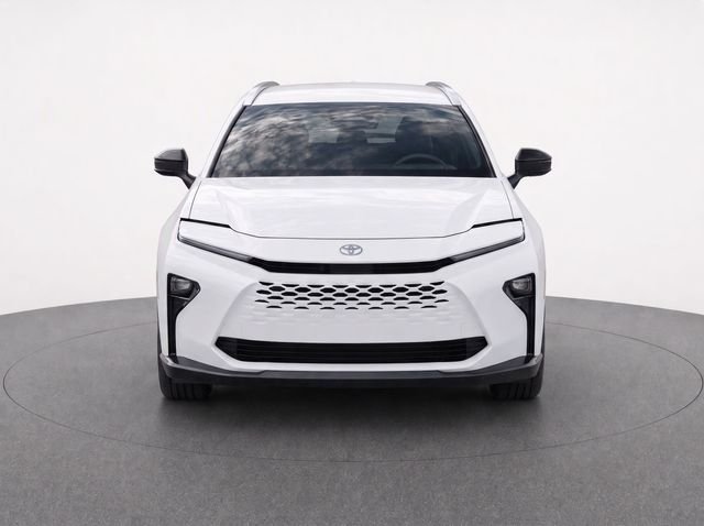 Used 2025 White Toyota XLE image 5