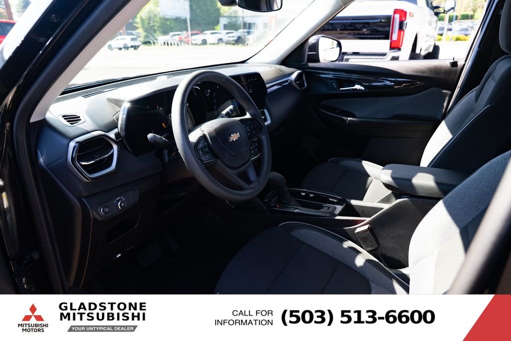 Used 2025 Black Metallic Chevrolet LT image 20