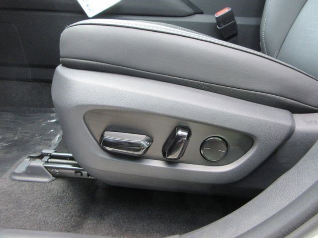 New 2026 Wind Chill Pearl Lexus PREMIUM AWD image 42
