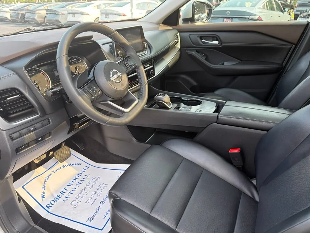 Used 2022 Silver Nissan SV image 16