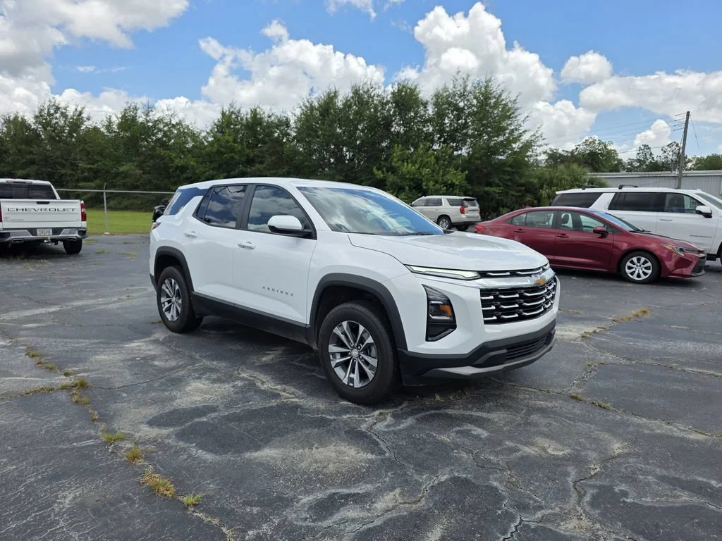 Used 2026 Summit White Chevrolet LT image 5