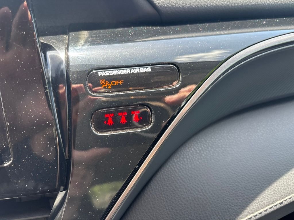 Used 2023 Ice Toyota SE image 26