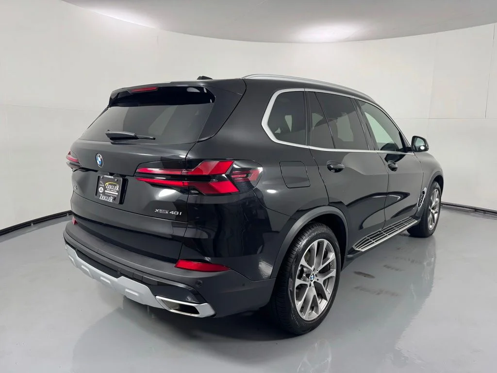 Used 2026 Black Sapphire Metallic BMW xDrive40i image 5