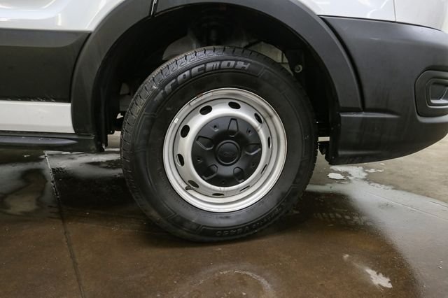 Used 2025  Ford Base image 13