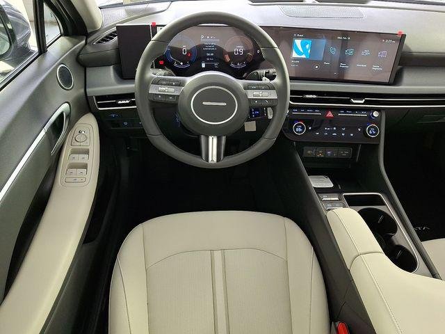 2026 Hyundai Sonata SEL - Photo 13