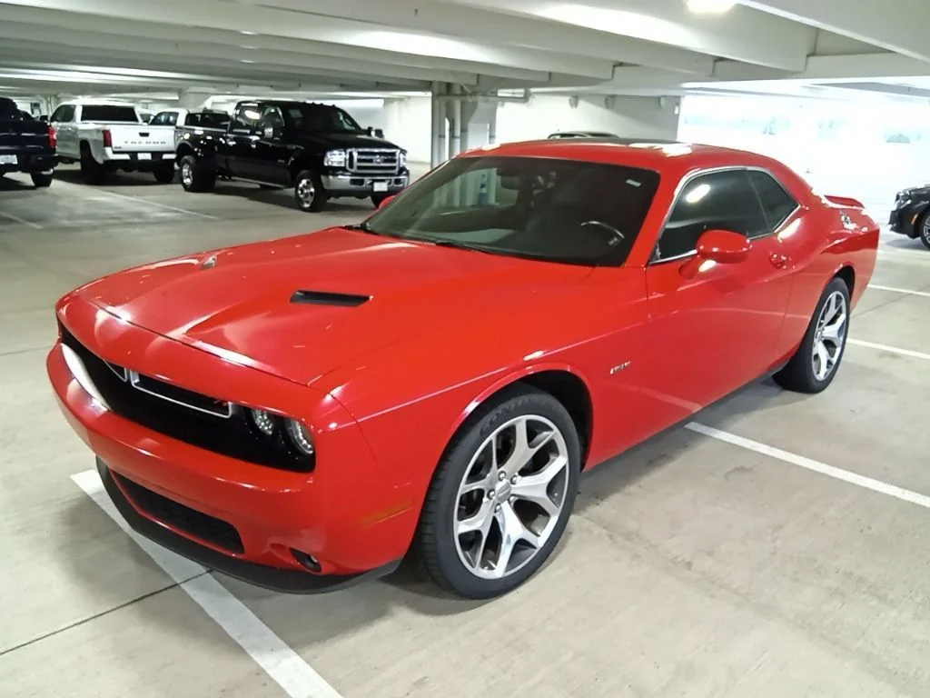 Used 2016 Torred Clearcoat Dodge R/T image 1