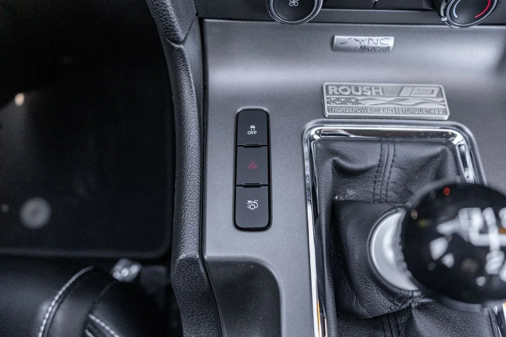 Used 2012 Blue Ford GT Premium image 30