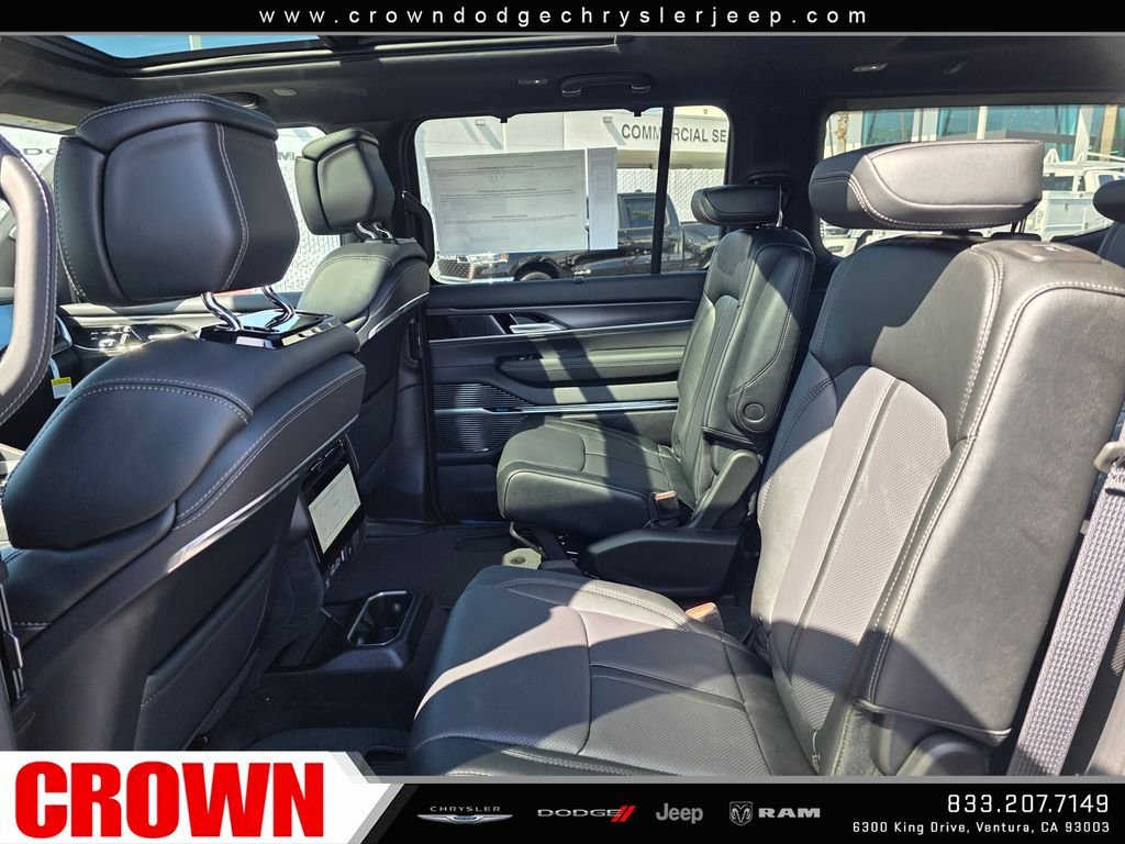 New 2026 Bright White Clear-Coat Exterior Paint Jeep Summit Obsidian image 13