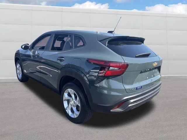 Used 2025 Gray Chevrolet LS image 3