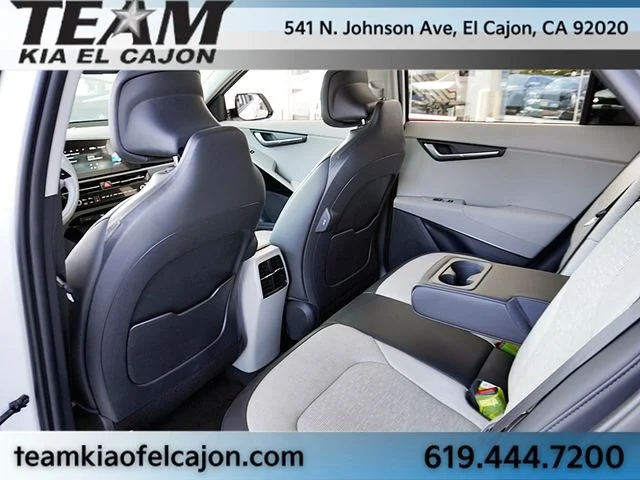 New 2026 White Kia Wave image 22