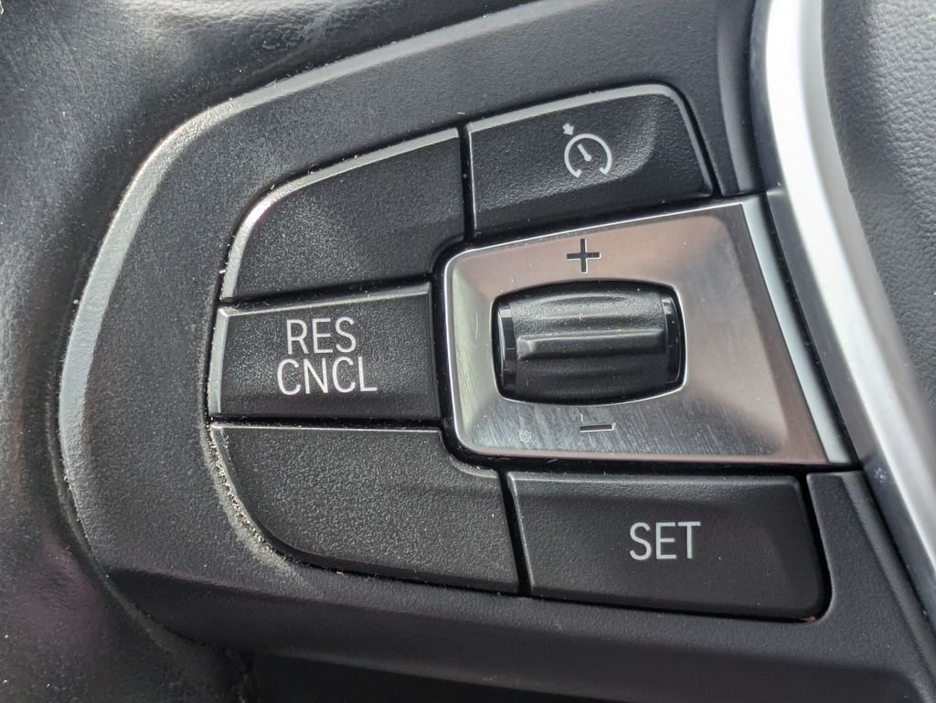 Used 2018 Black BMW xDrive30i image 24
