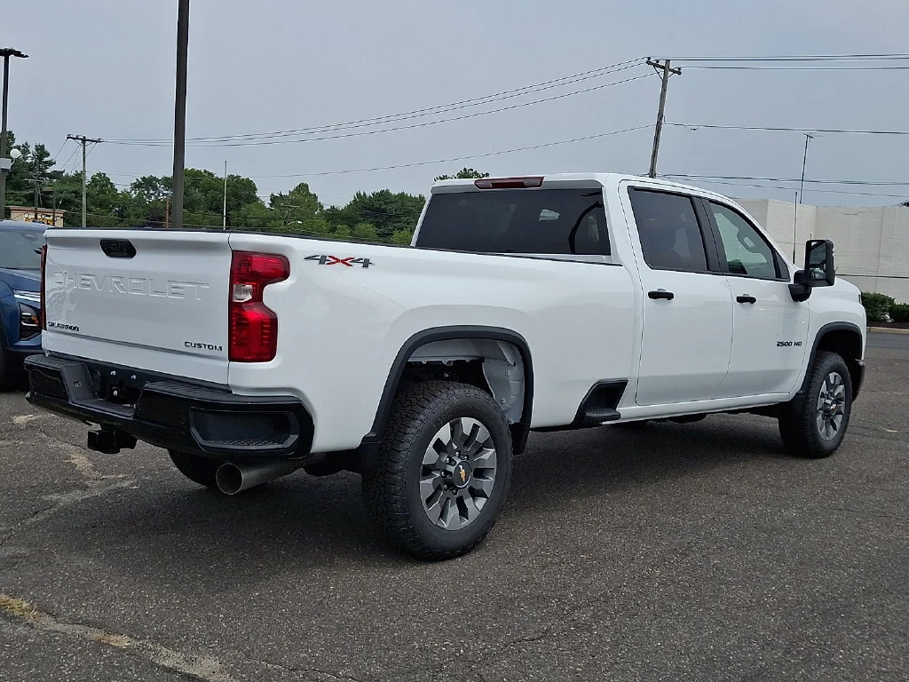 New 2026 Summit White Chevrolet Custom image 8