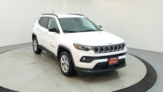 New 2026 Bright White Clear-Coat Exterior Paint Jeep Latitude image 14