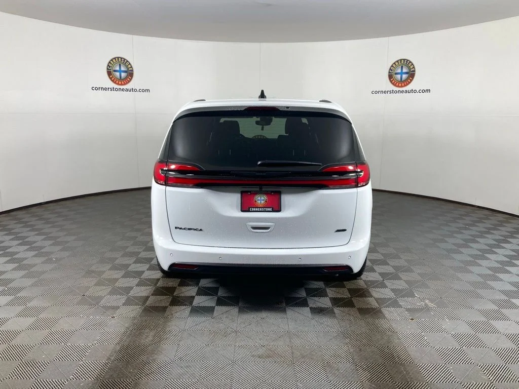 2026 Chrysler Pacifica Select - Photo 20