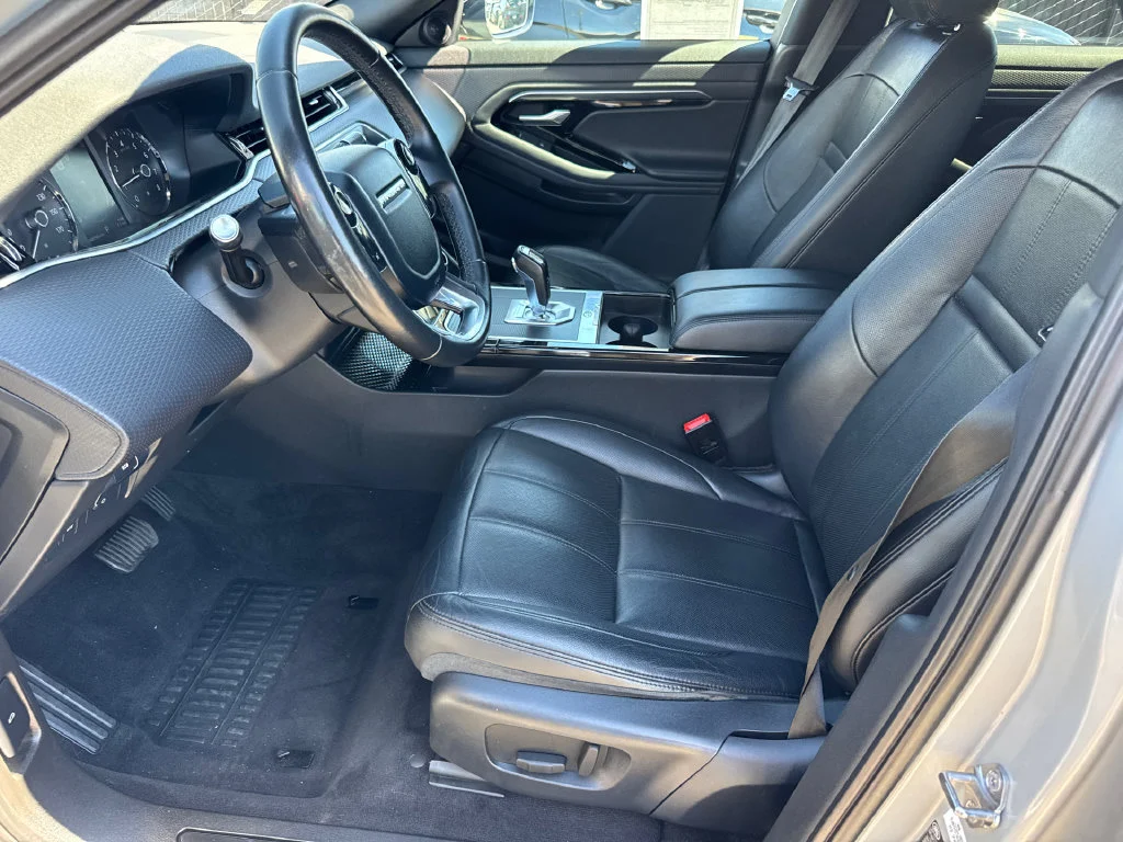 Used 2020 White Land Rover S image 24
