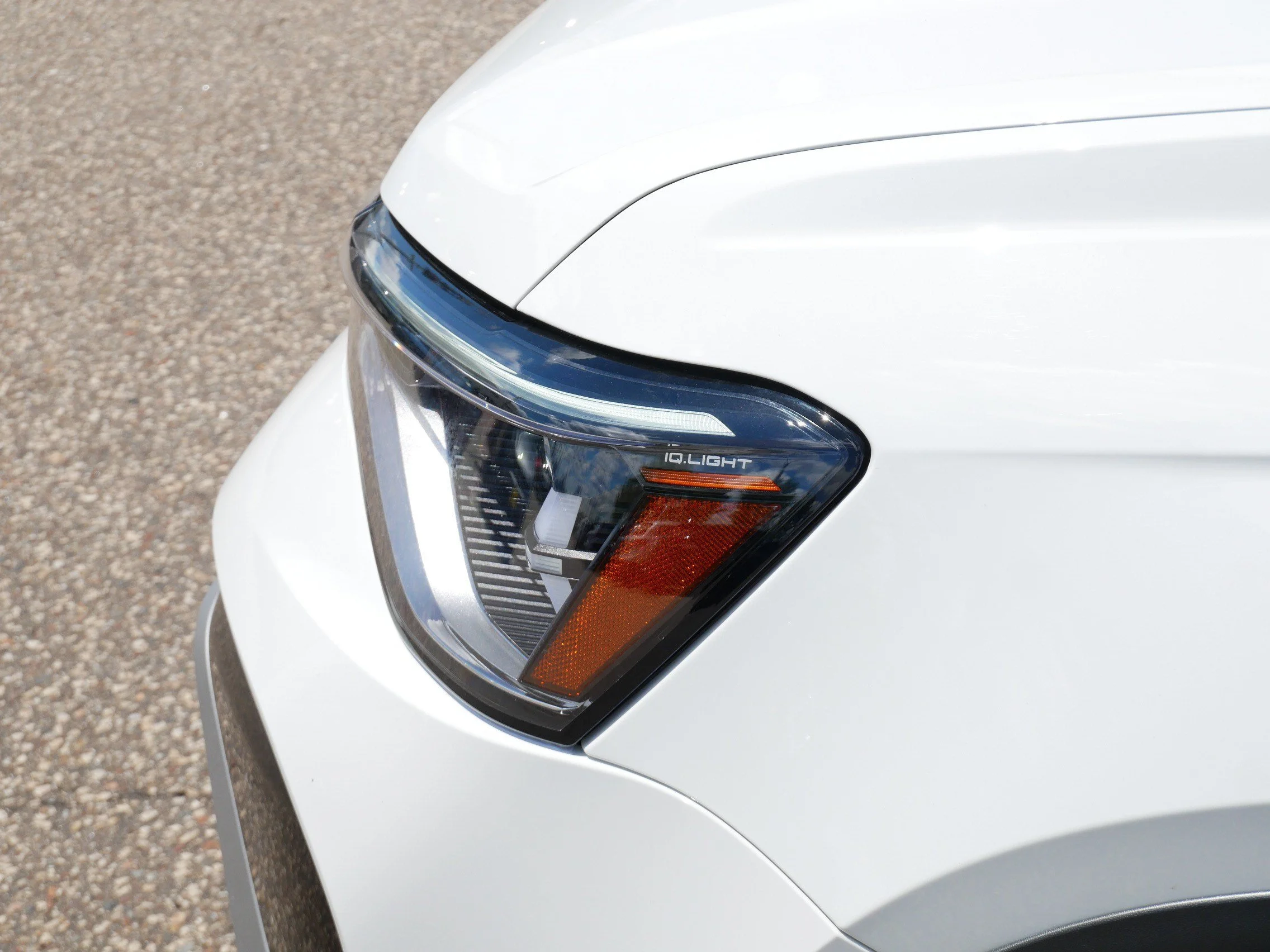 Used 2025 Pure White Volkswagen SEL image 16