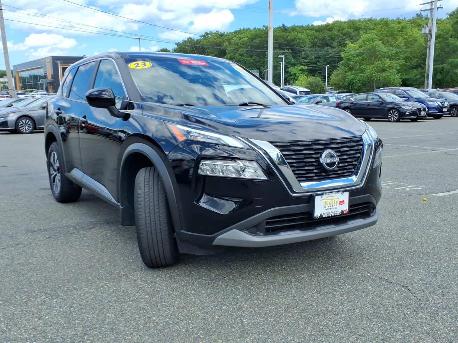 Certified Used 2023 Super Black Nissan SV image 3