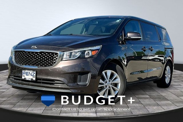 2017 Kia Sedona LX's photo