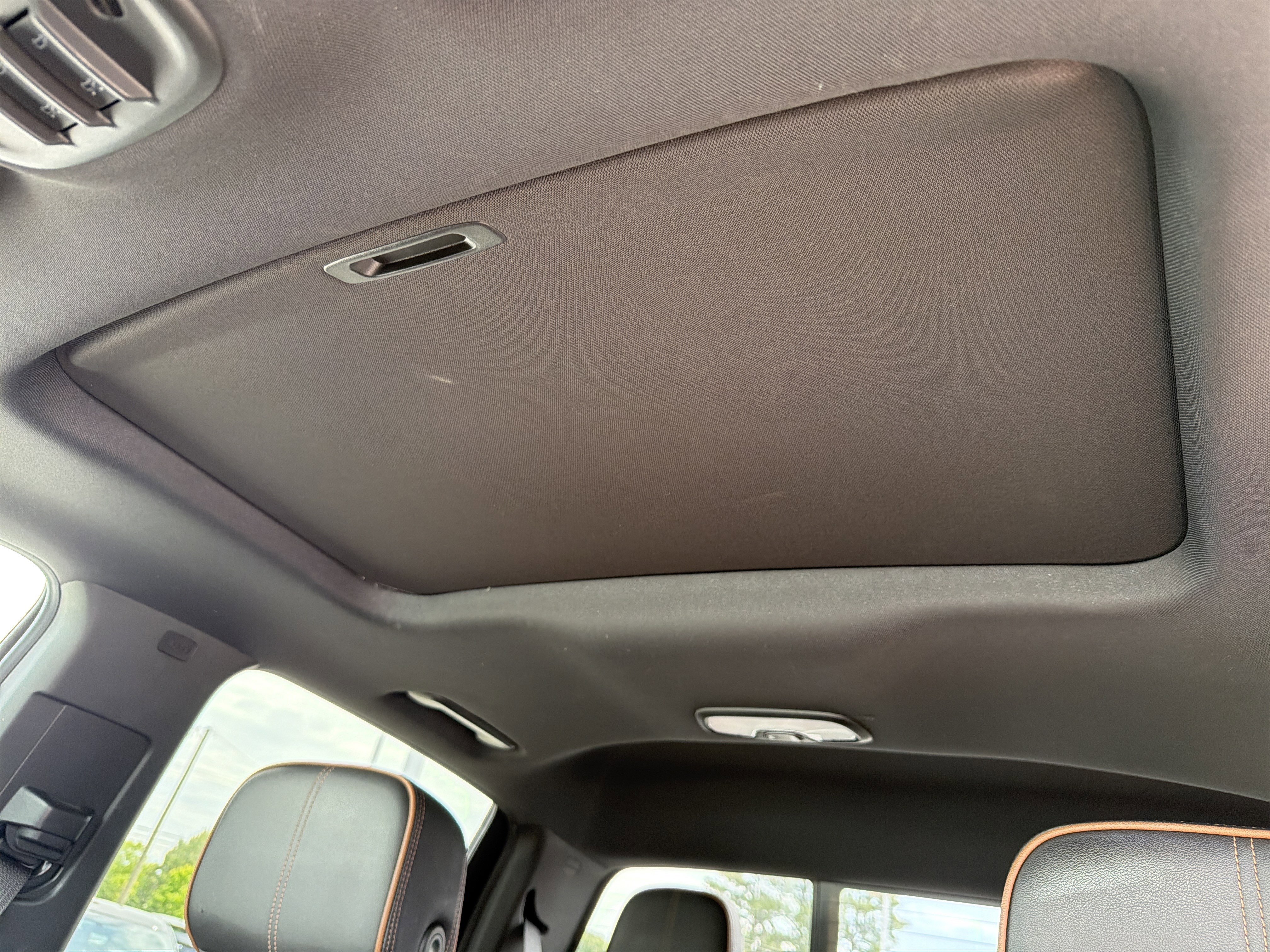 Used 2023 Summit White GMC 4WD AT4 image 4