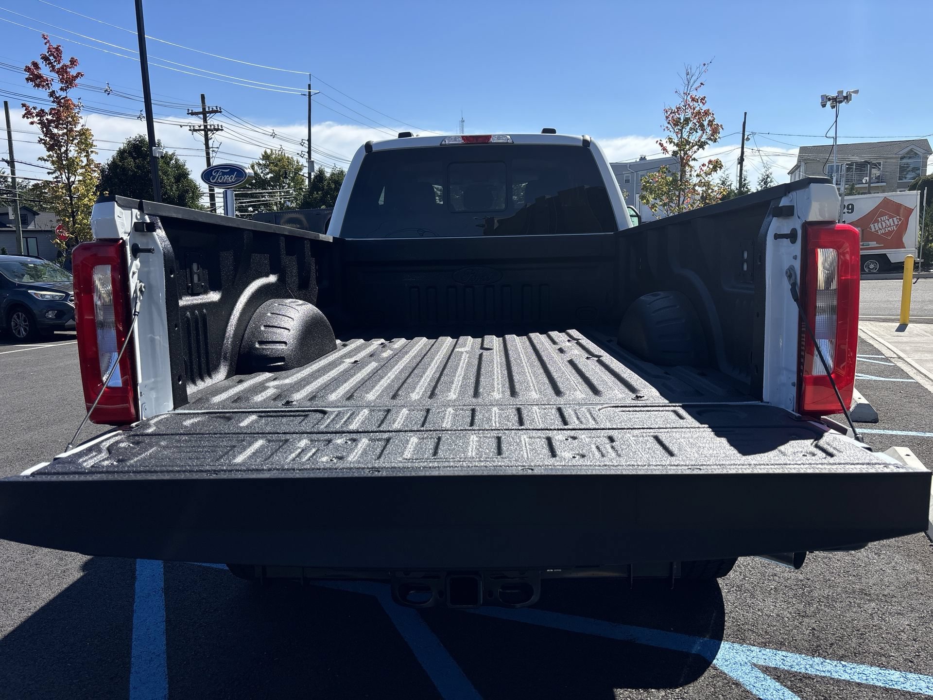 New 2027 Oxford White Ford F-350® XL image 32