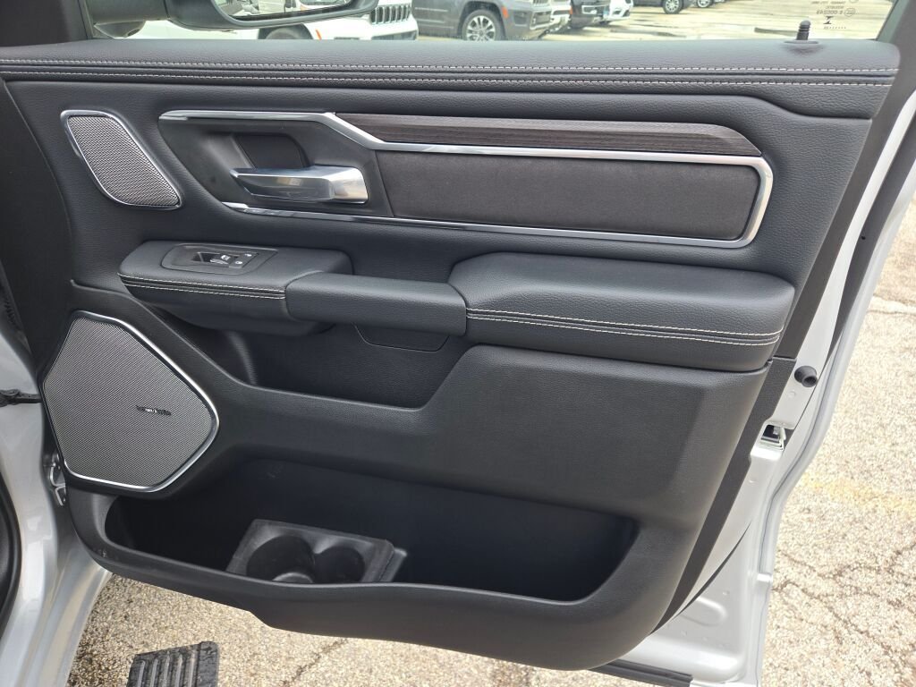 New 2026 Silver Zynith Exterior Paint RAM Laramie image 7