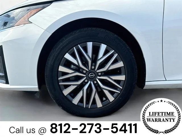 Used 2024 White Nissan 2.5 SV image 28
