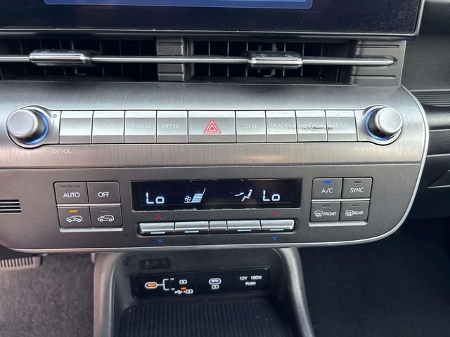 Used 2024 White Hyundai SEL image 23