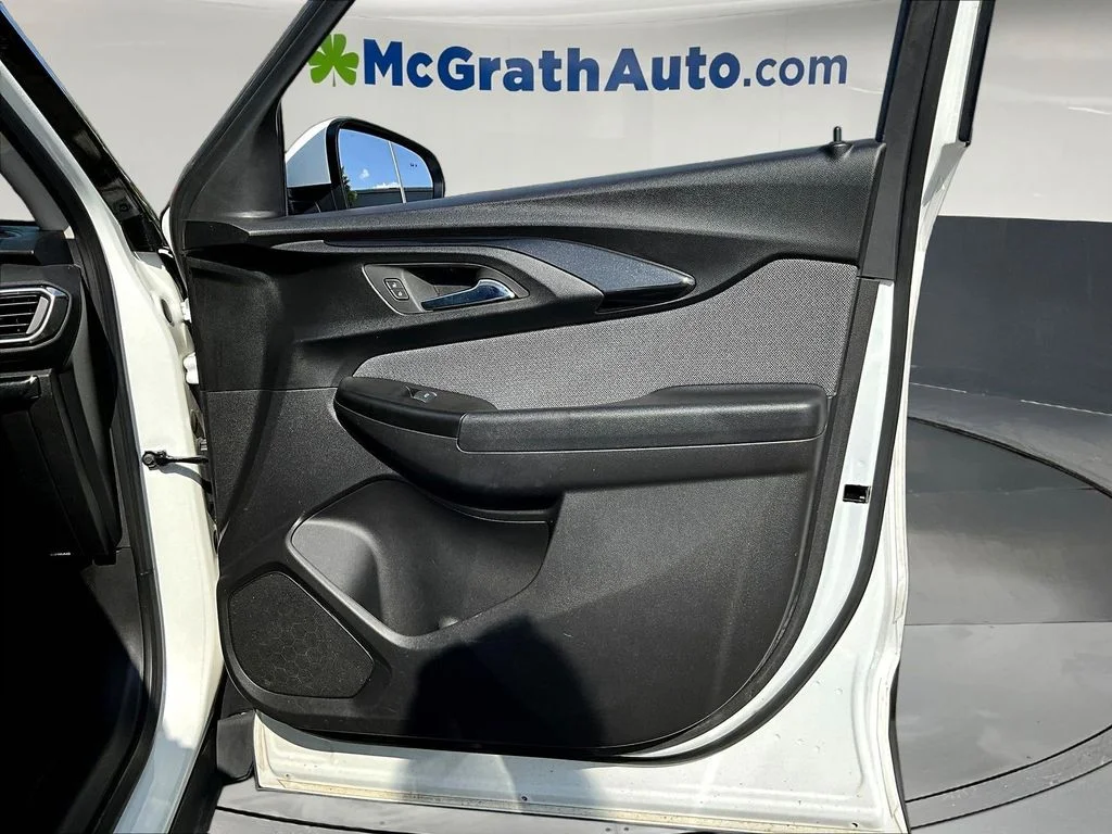 Used 2023 White Chevrolet LT image 29
