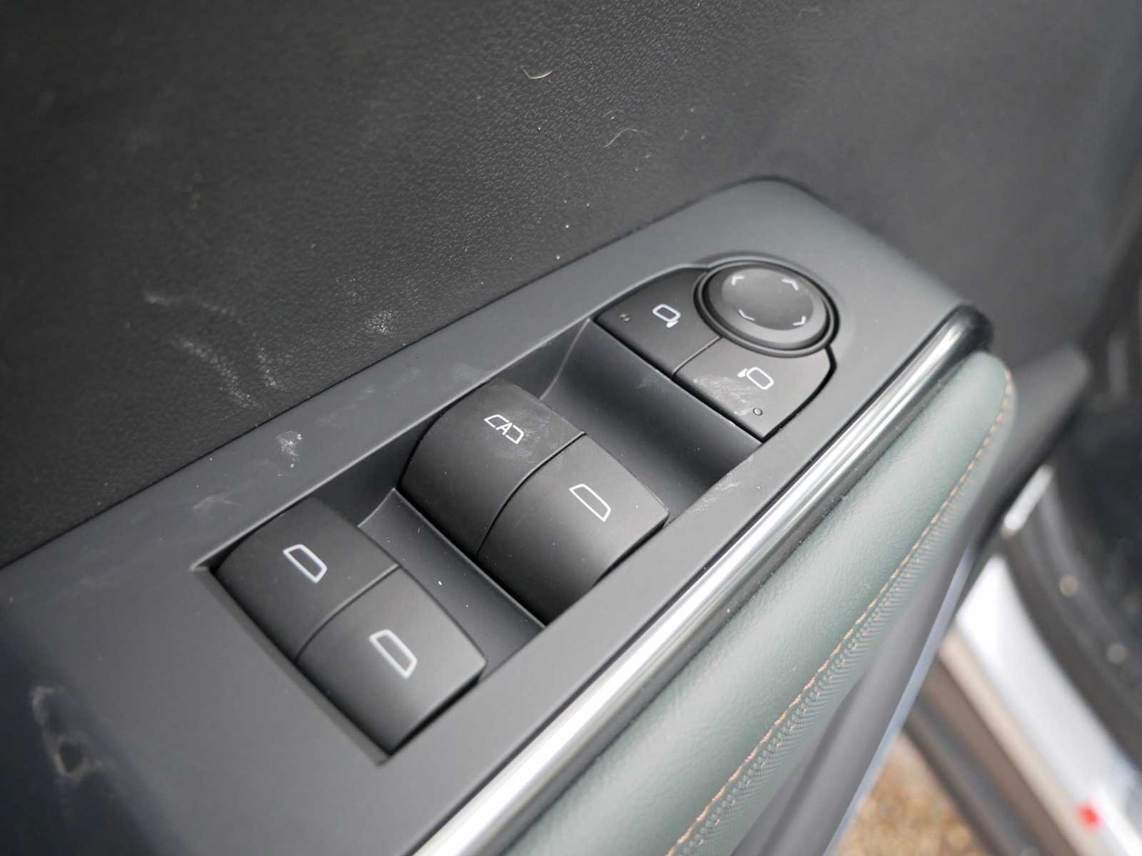2026 GMC Acadia AT4 - Photo 16