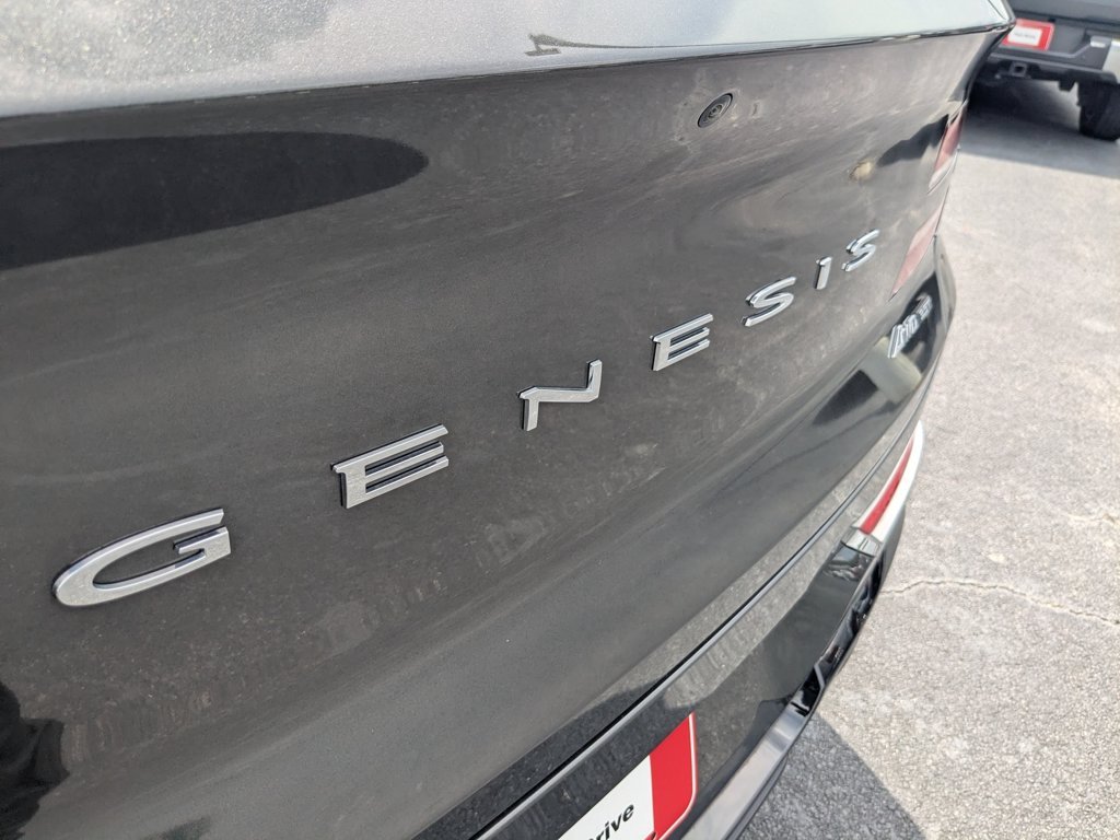 Used 2024 Makalu Gray Genesis 3.5T AWD image 30