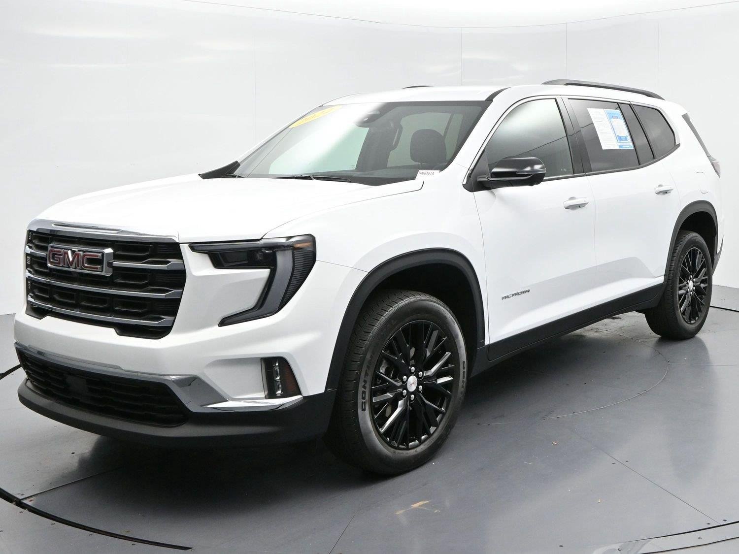 Used 2024 Summit White GMC FWD Elevation image 3