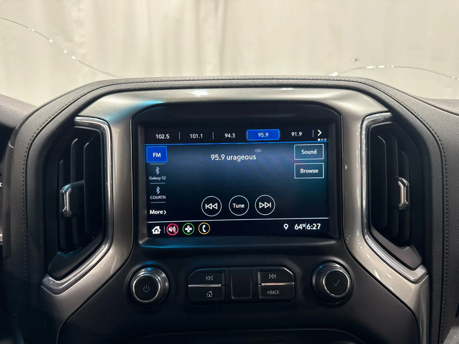 Used 2020 BLACK Chevrolet LT image 25