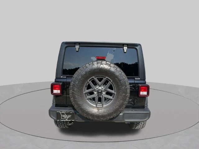 Used 2024 Black Jeep Sport S image 5